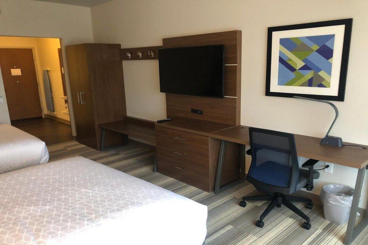 Holiday Inn Express & Suites Madison By Ihg Eksteriør bilde