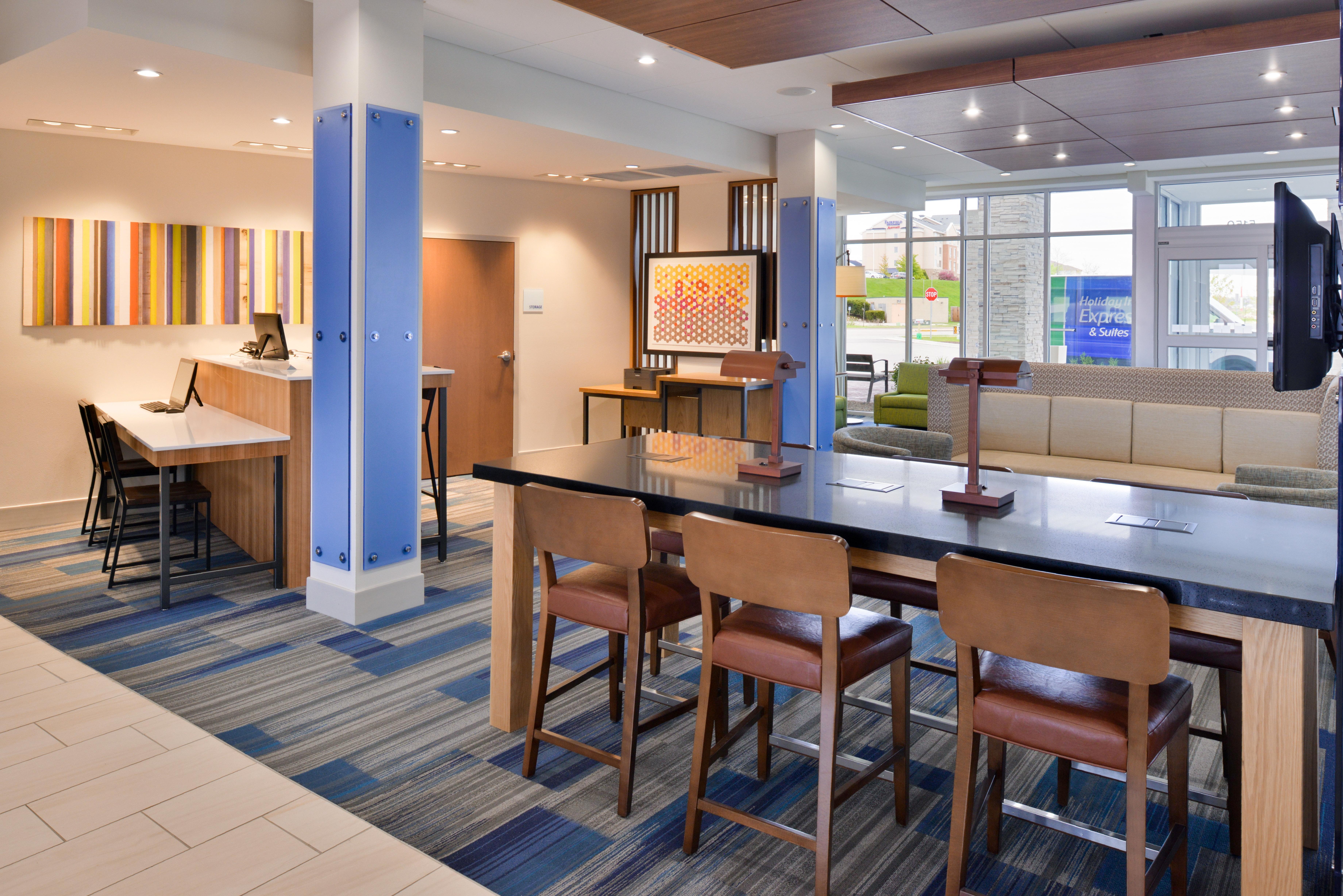 Holiday Inn Express & Suites Madison By Ihg Eksteriør bilde