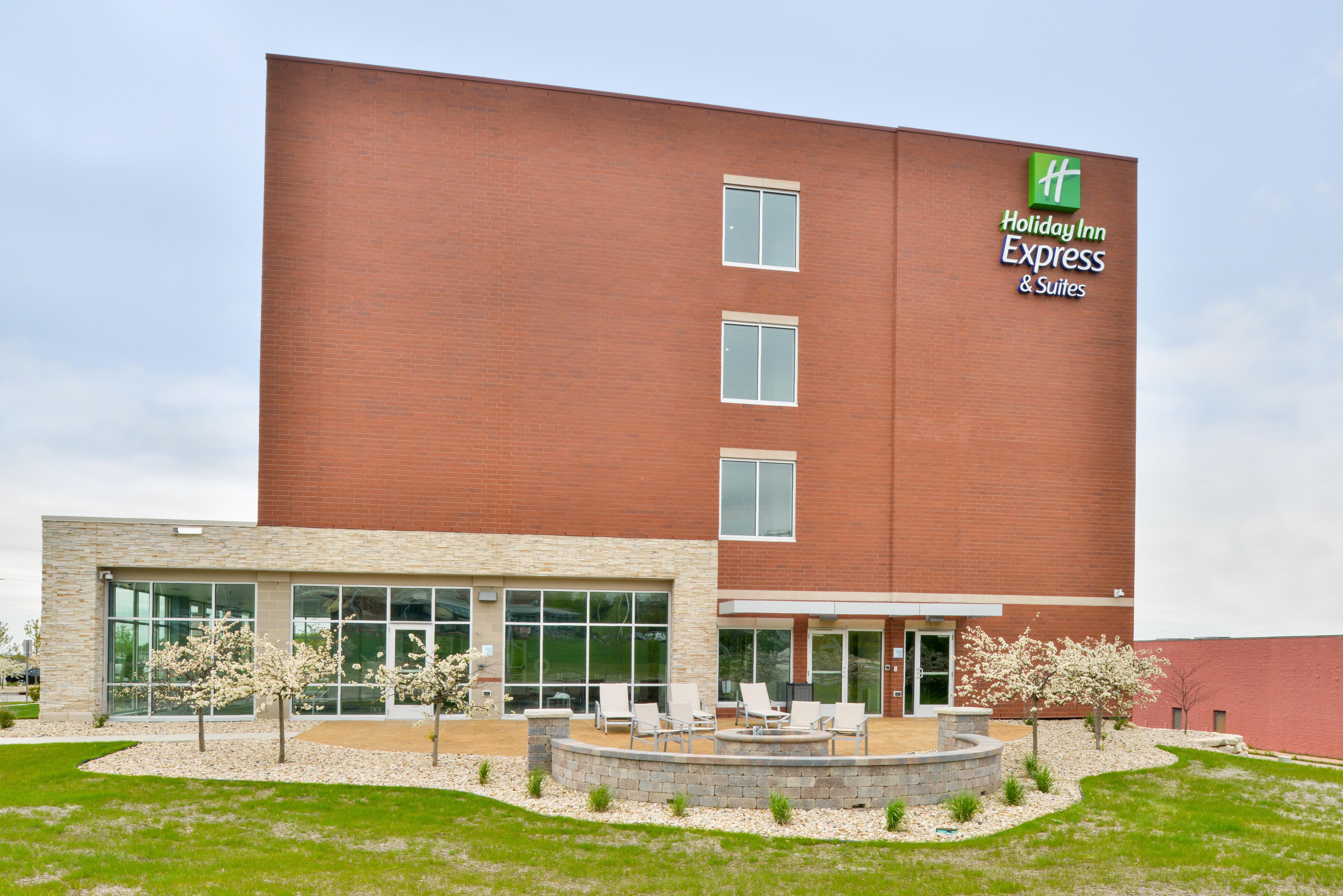Holiday Inn Express & Suites Madison By Ihg Eksteriør bilde
