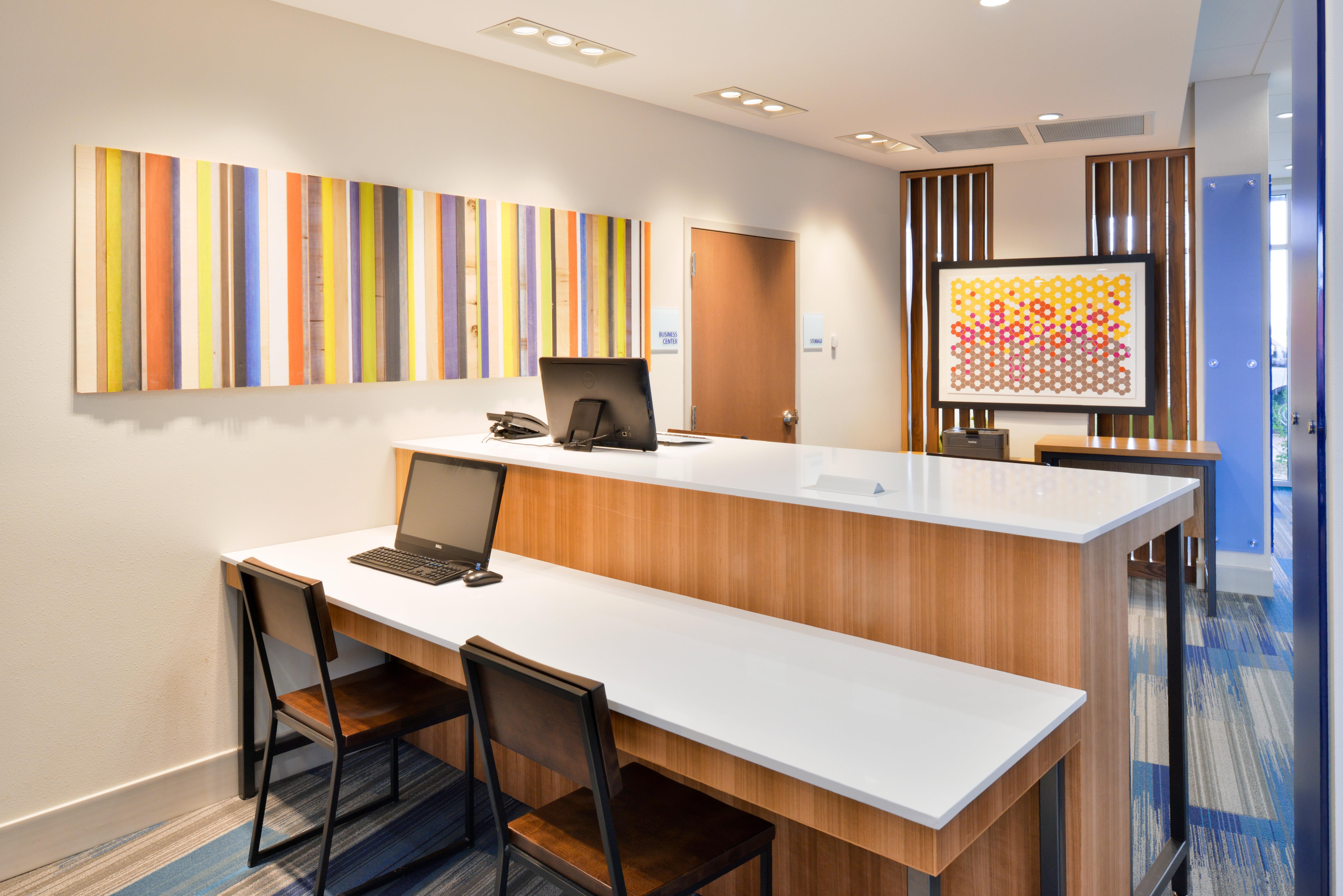 Holiday Inn Express & Suites Madison By Ihg Eksteriør bilde