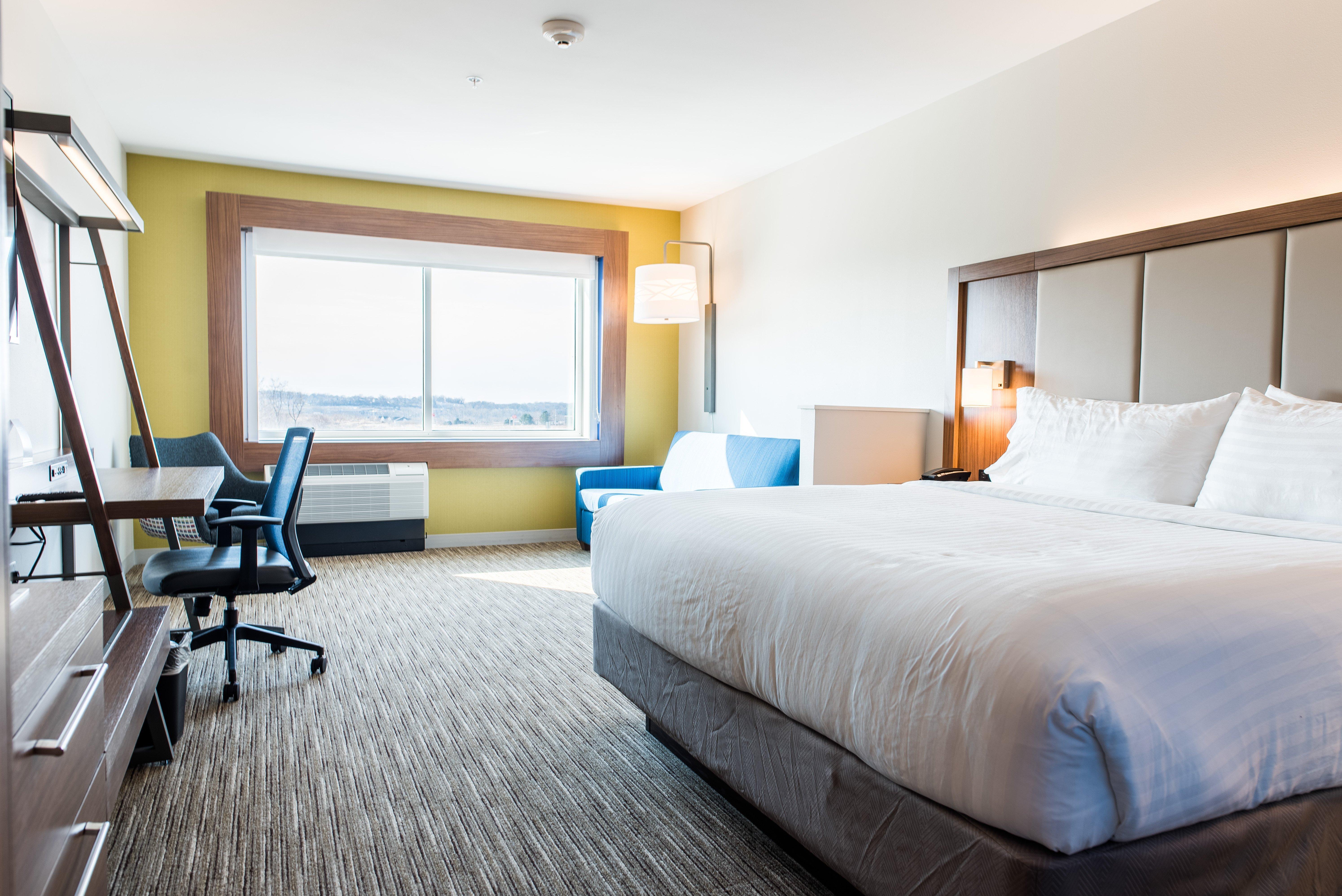 Holiday Inn Express & Suites Madison By Ihg Eksteriør bilde