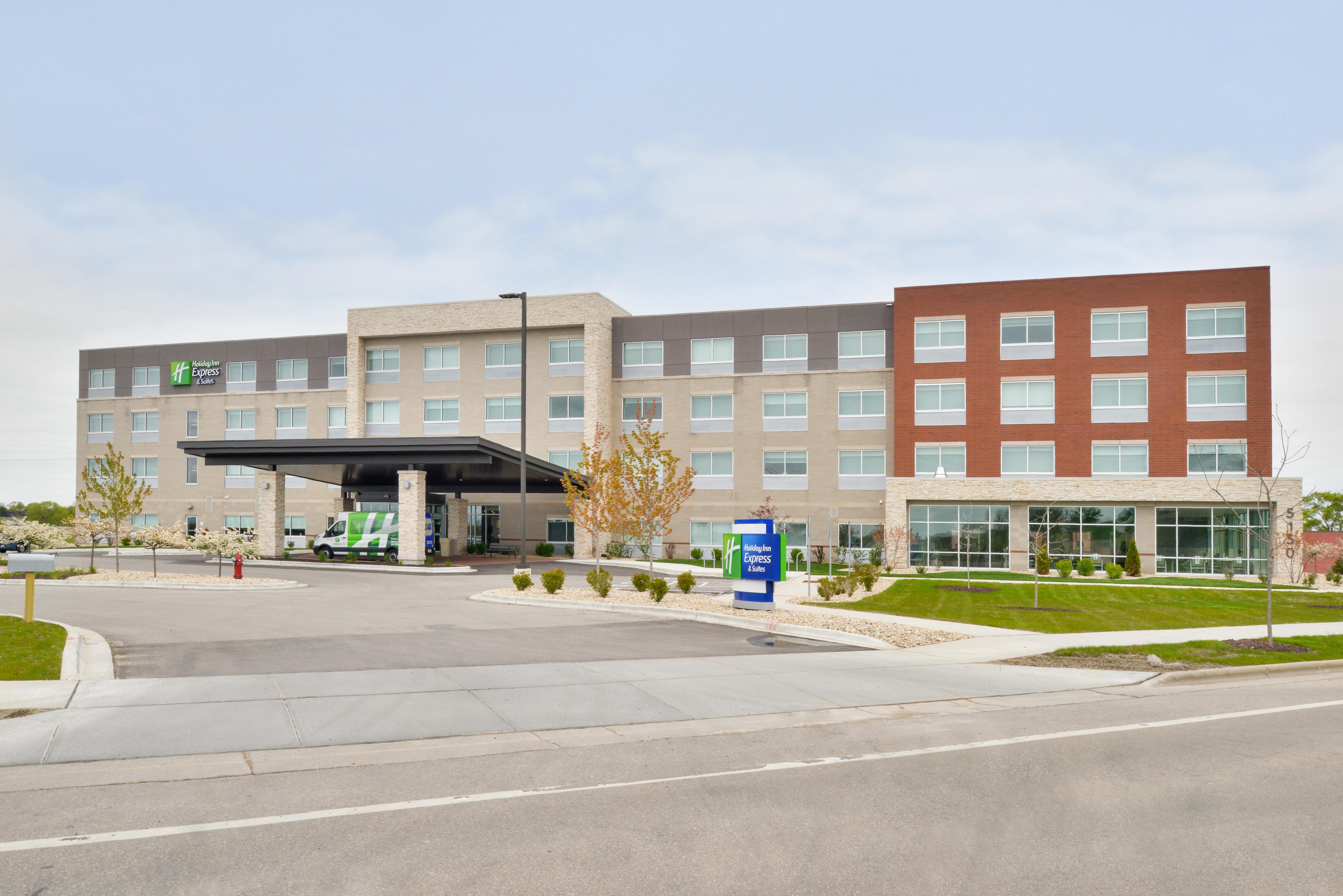 Holiday Inn Express & Suites Madison By Ihg Eksteriør bilde