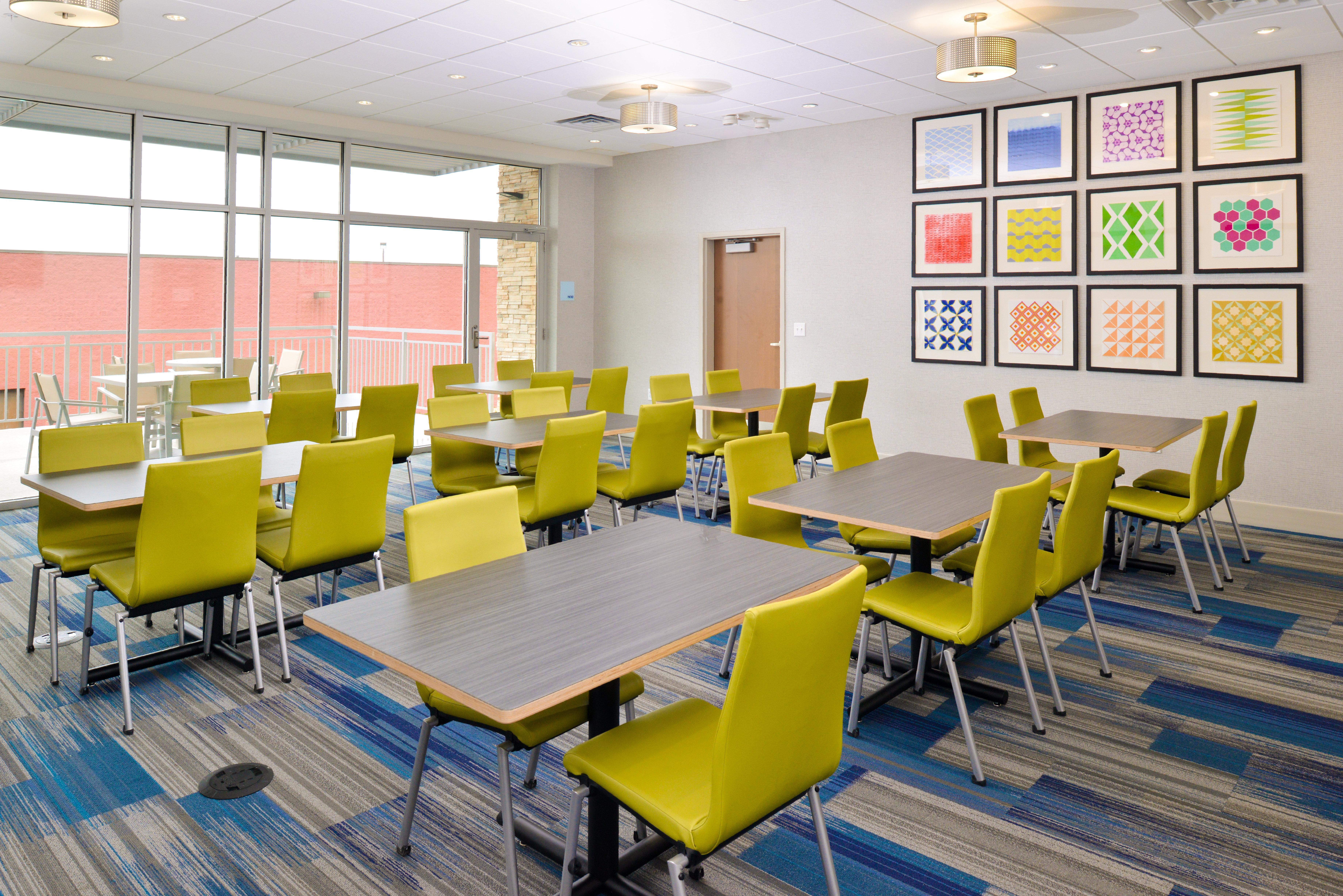 Holiday Inn Express & Suites Madison By Ihg Eksteriør bilde