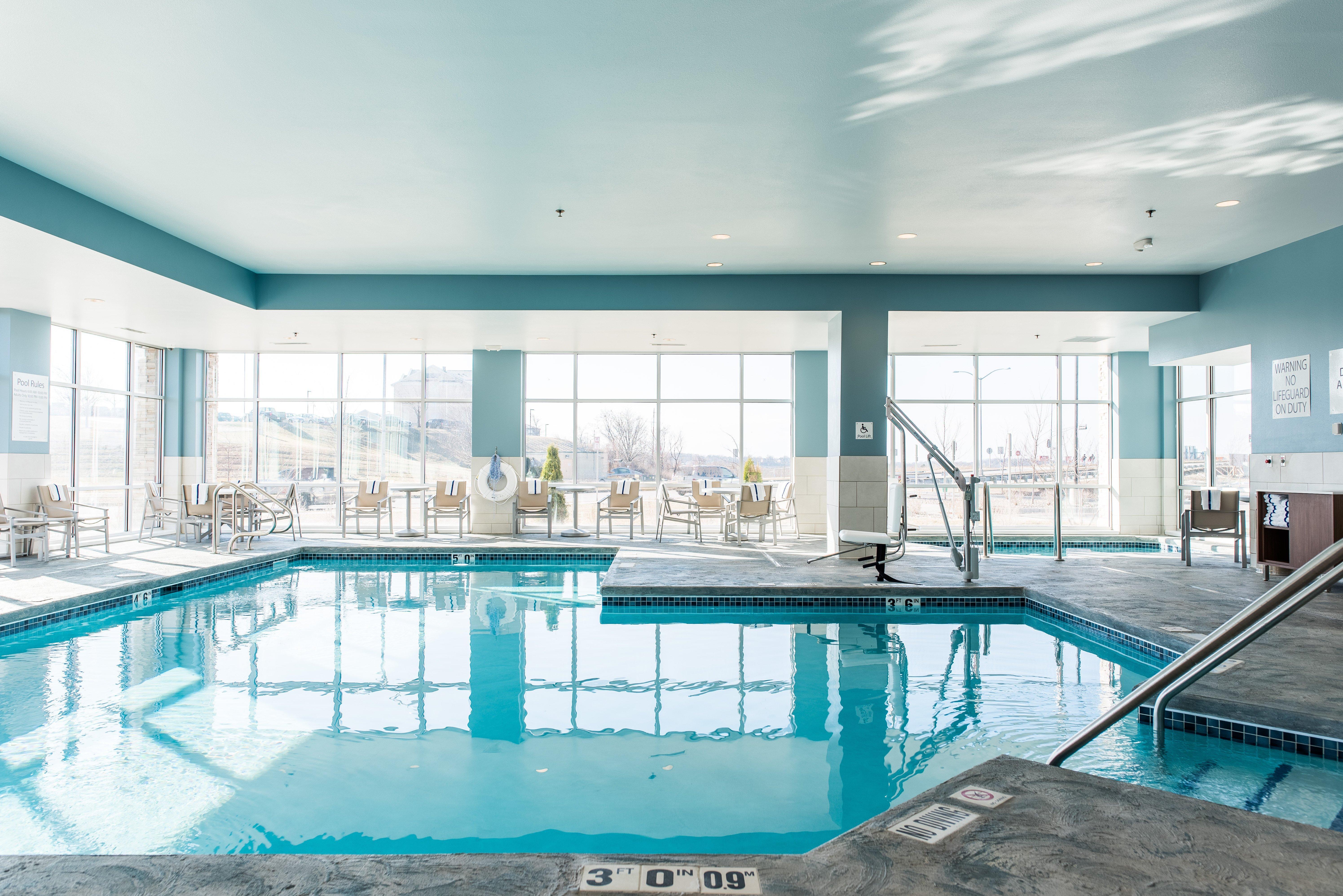 Holiday Inn Express & Suites Madison By Ihg Eksteriør bilde