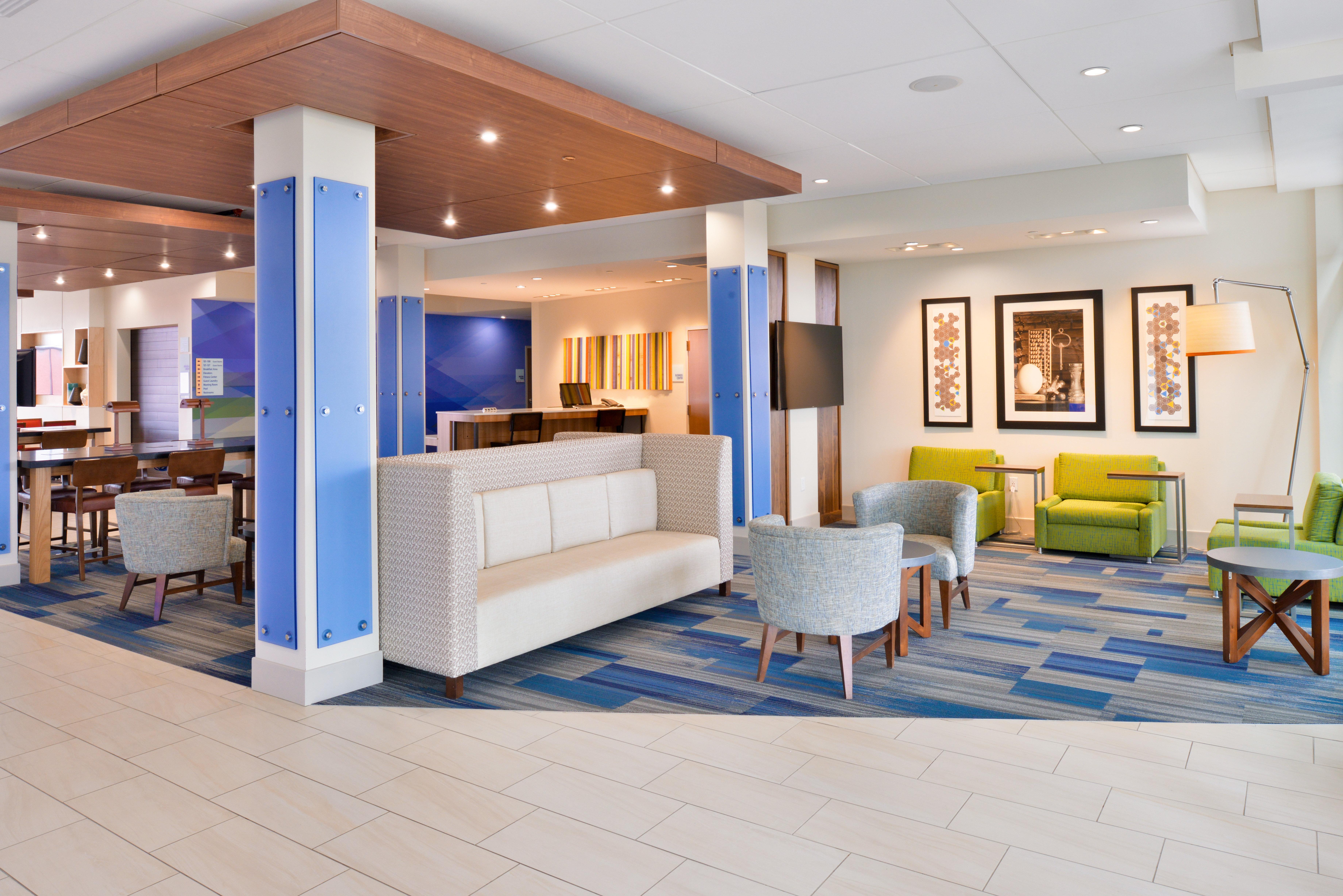 Holiday Inn Express & Suites Madison By Ihg Eksteriør bilde