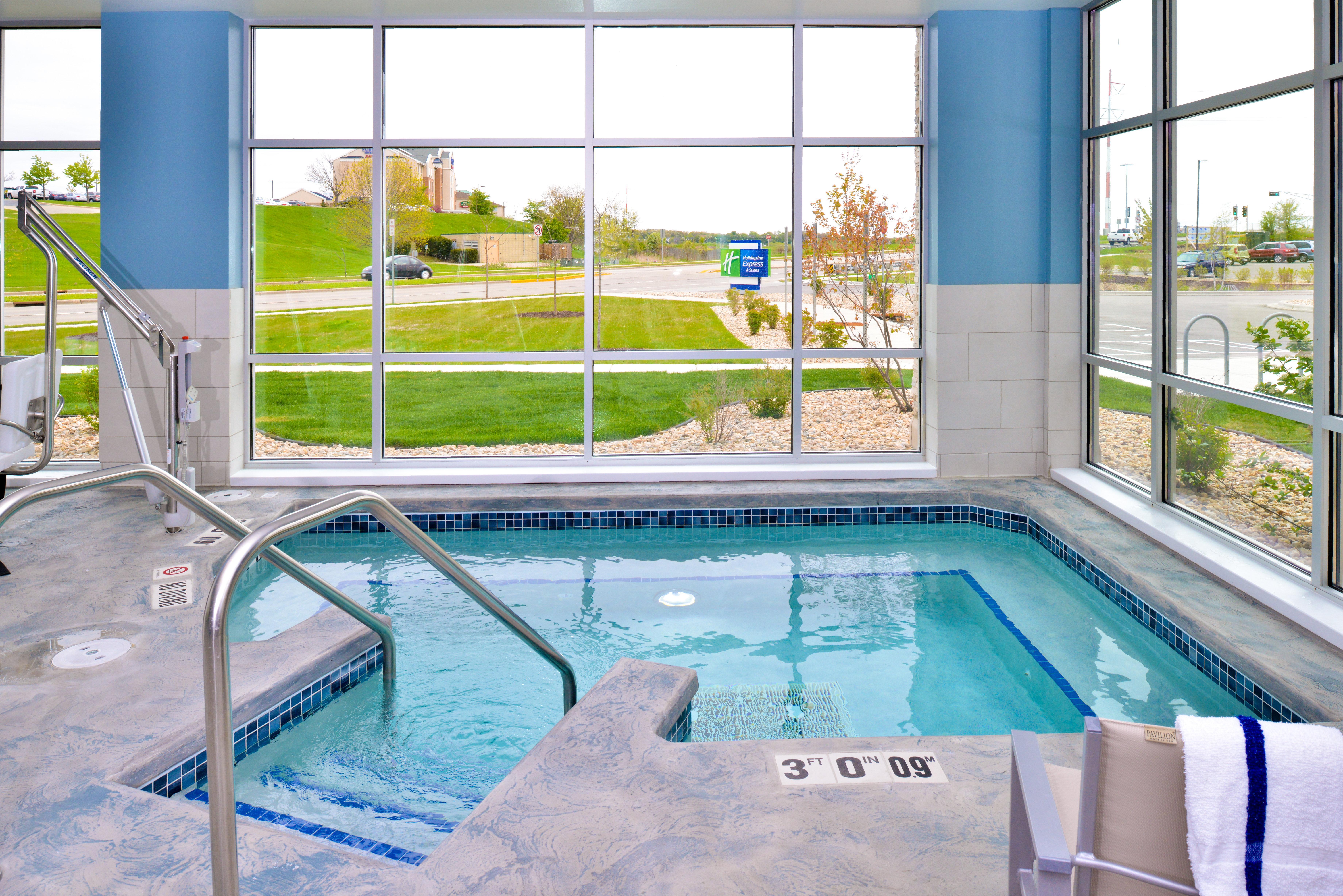 Holiday Inn Express & Suites Madison By Ihg Eksteriør bilde