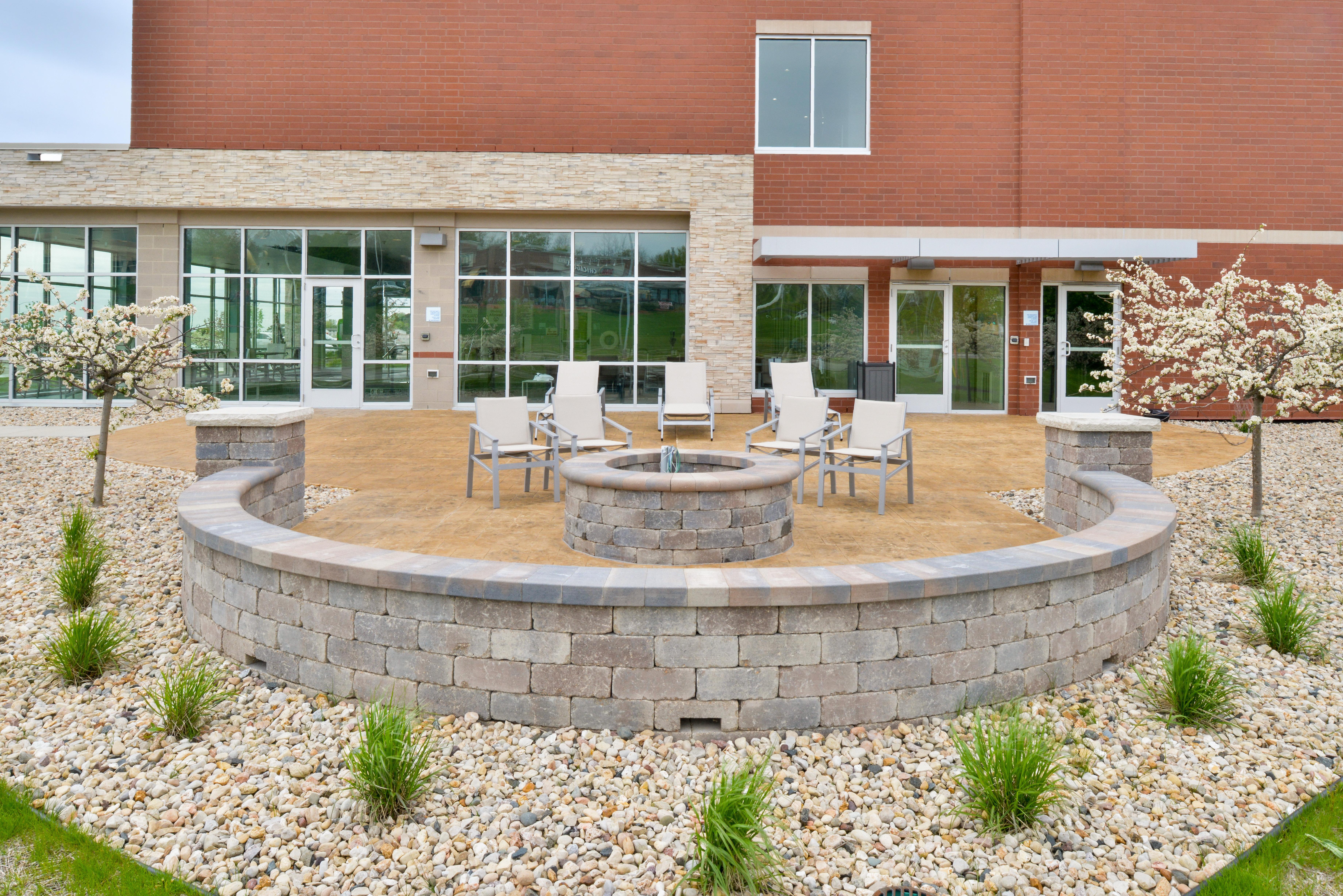 Holiday Inn Express & Suites Madison By Ihg Eksteriør bilde