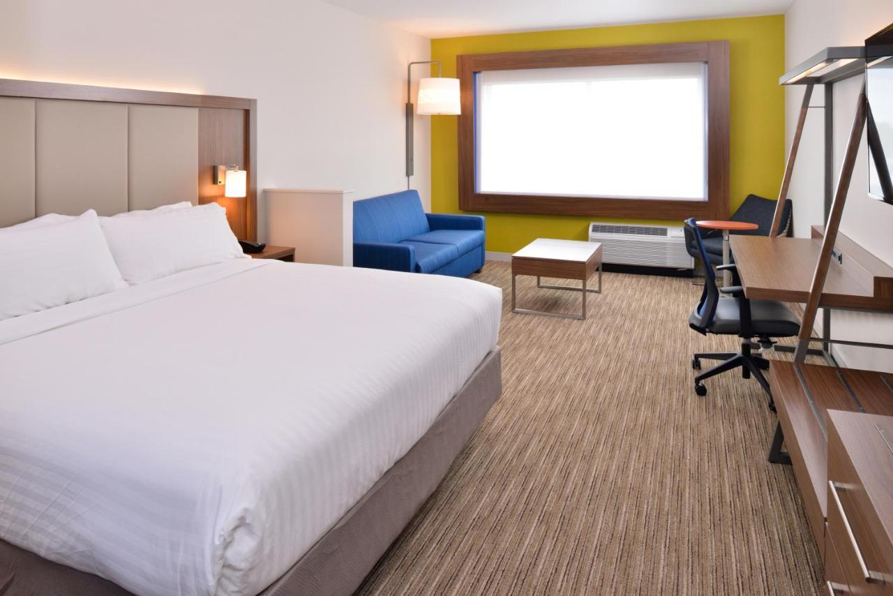 Holiday Inn Express & Suites Madison By Ihg Eksteriør bilde